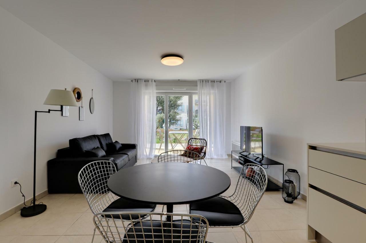 Le Petit Valmer Apartment Ла Кроа Валмер Екстериор снимка