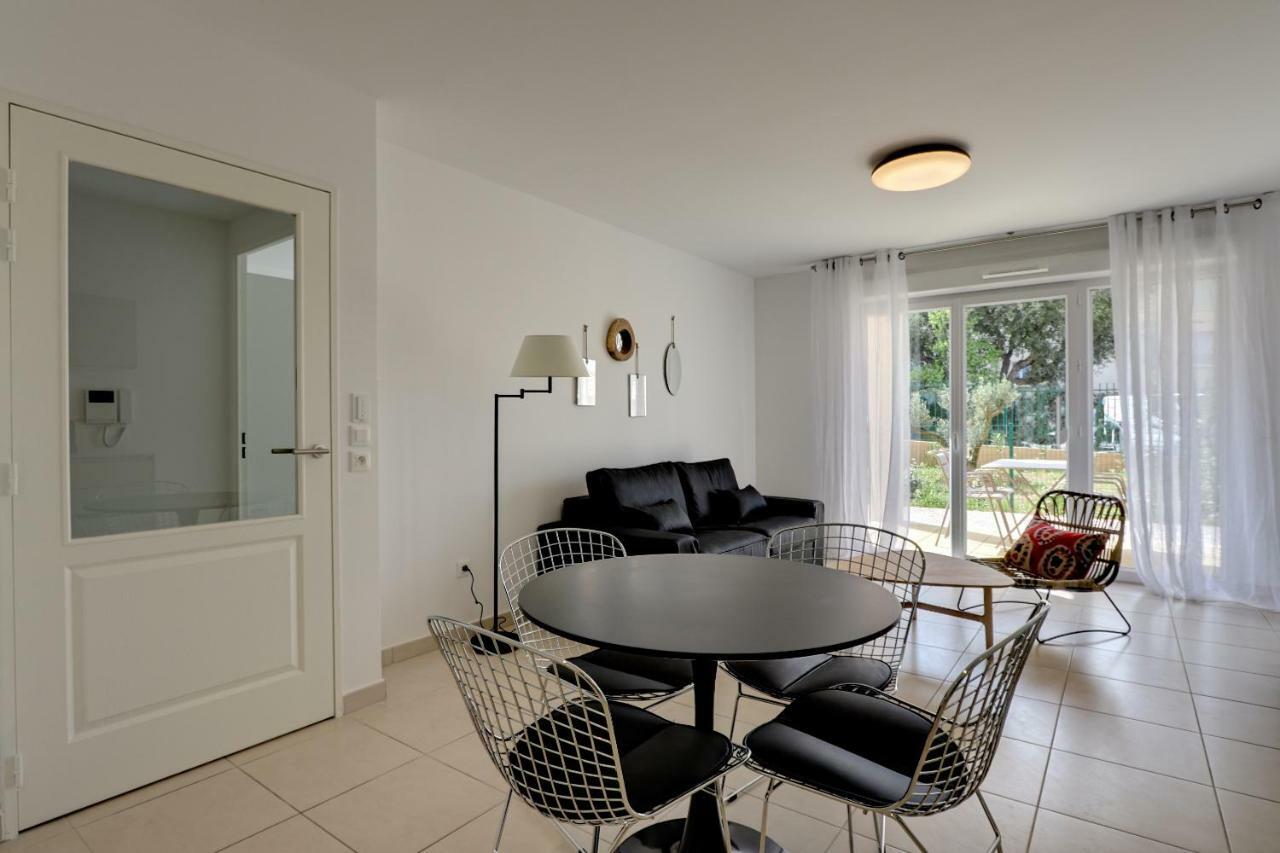 Le Petit Valmer Apartment Ла Кроа Валмер Екстериор снимка